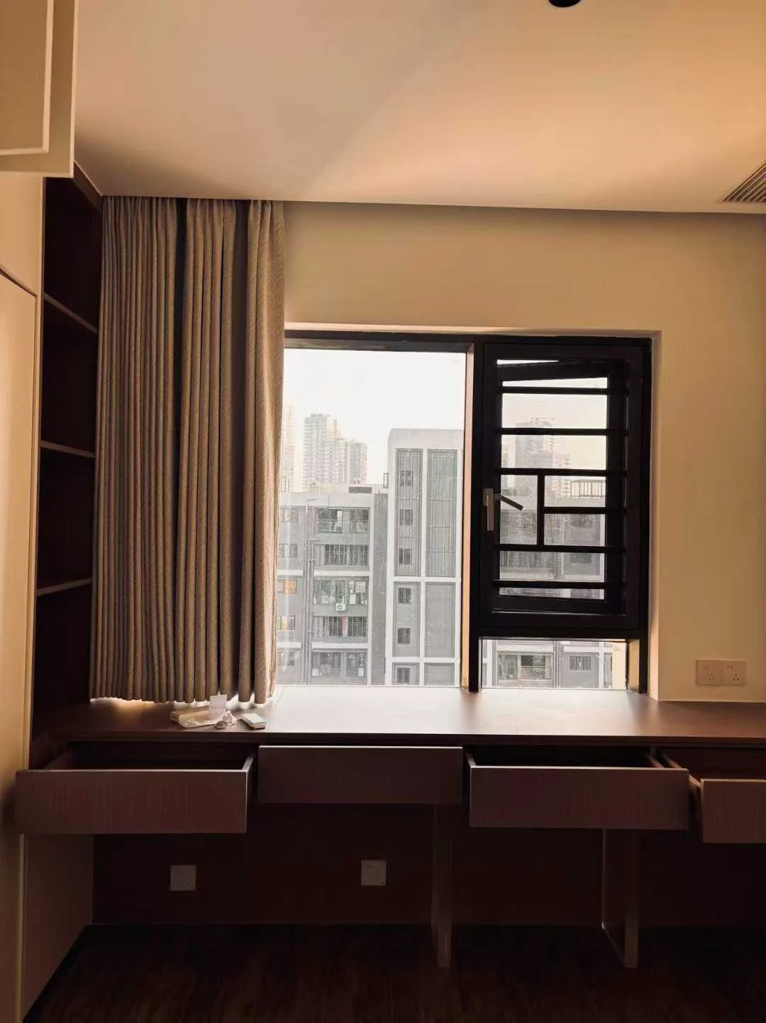 顶层复式住宅窗边双人书桌完工实景