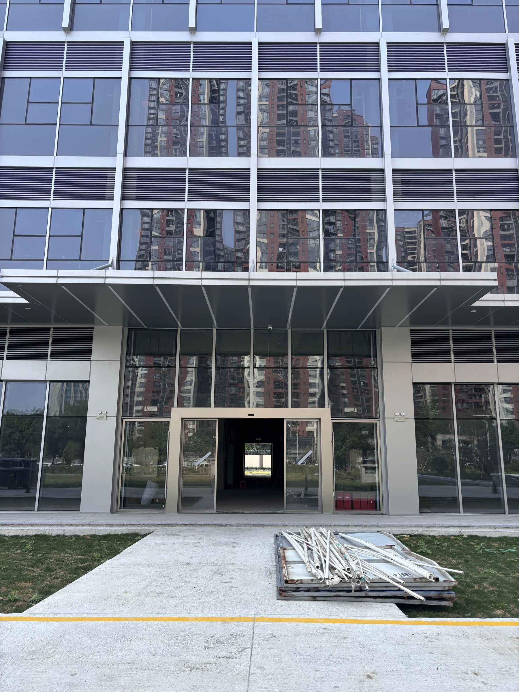 景兴二期公共区域建筑入口完工实景